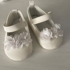 Dress shoes for baby girls